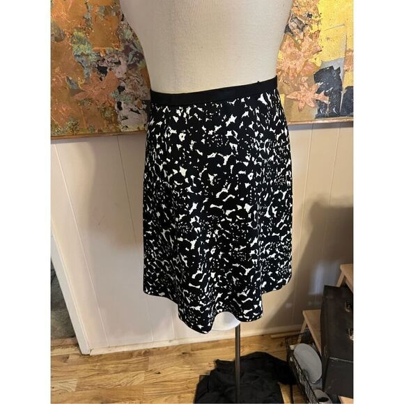 Theory Black & White Heavy Knit Short A-Line Pull On Lotamee Skirt Lustrate Patt - Picture 2 of 6